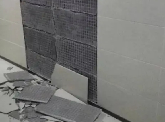 塔河瓷砖空鼓维修公司分享下塔河墙砖松动维修的知识